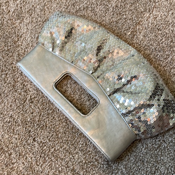 Small Silver Sequin Clutch - Picture 3 of 3